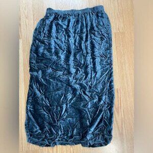 Mike & Tod Rayon skirt, beautiful blue. Fits like a medium.
